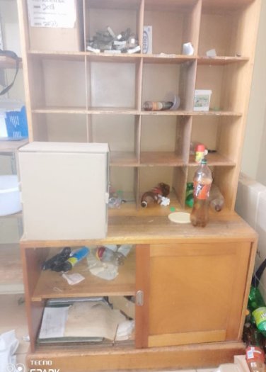 1 X ONE DRAWER WOODEN TABLE