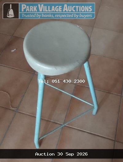 BAR STOOL