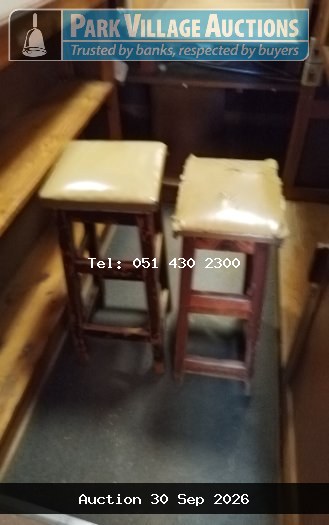 2 X WOODEN BAR STOOL