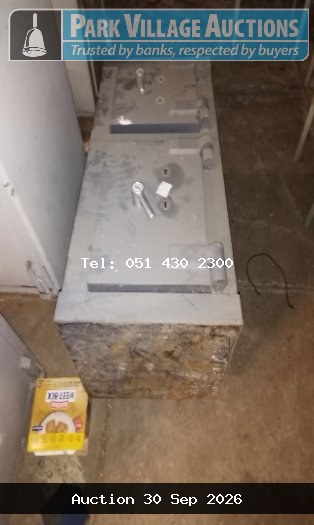 2 X LARGE DROP SAFE - NO KEYS