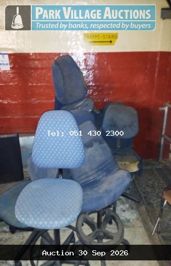 6 X COUNTER CHAIRS - BROKEN
