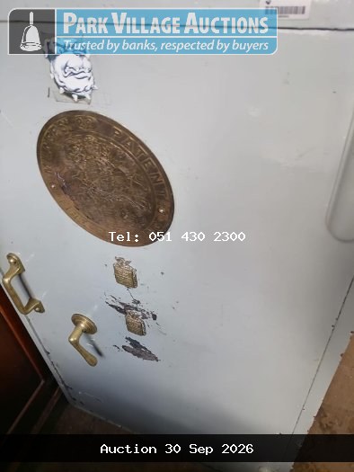 SAFE - KEYS AVAILABLE