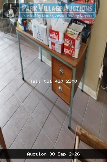 OFFICE DESK WITH STEEL FRAME