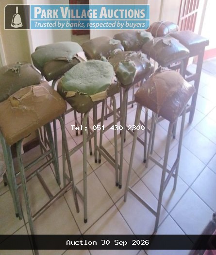 10 X BAR STOOLS