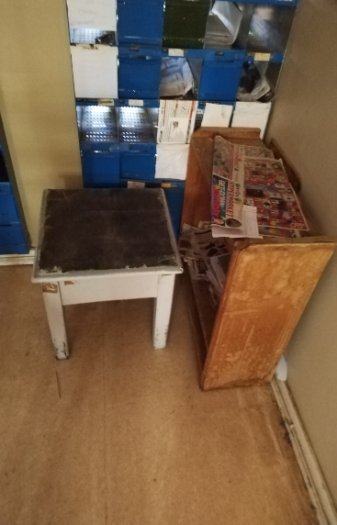 1 X SMALL WOODEN FILLING SHELVE 1 X SMALL TABLE