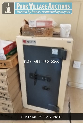 AUSTEN SAFE - KEYS AVAILABLE