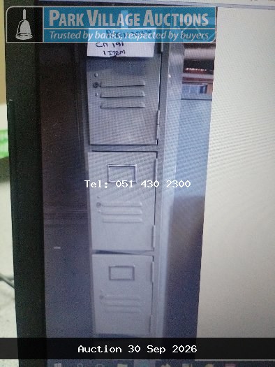 STEEL LOCKER - NO KEYS