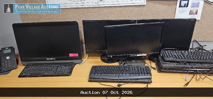 COMPUTER SCREENS X 4