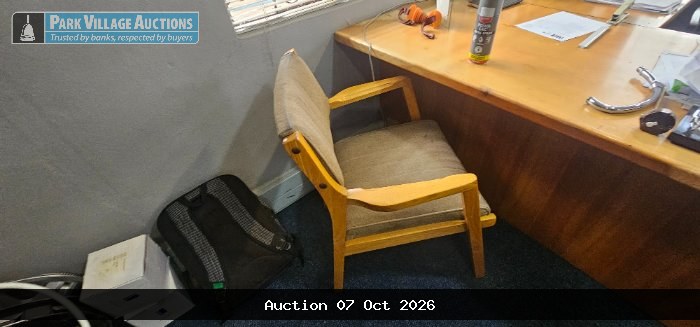 OFFICE CHAIR X 1