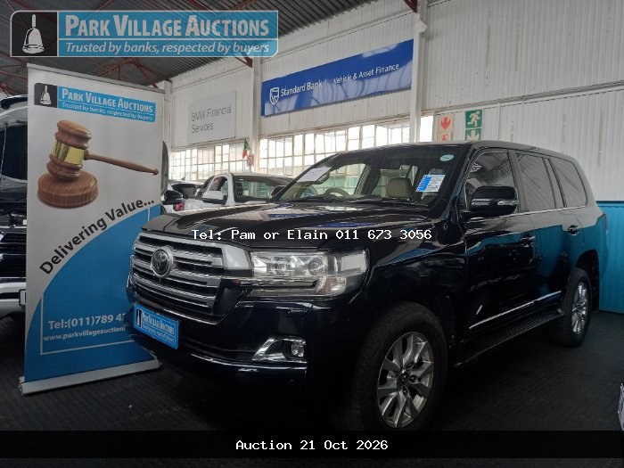 2017 TOYOTA LAND CRUISER 200 V8 4.5D VX (ODO : 63047)
