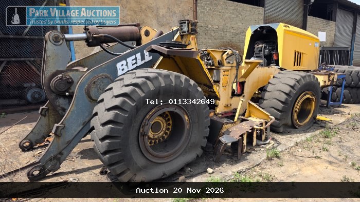 1 X BELL WHEEL LADER - NO-RUNNER, N BUCKET, CAB STRIPPED, ENGINE INTACT, NO NATIS